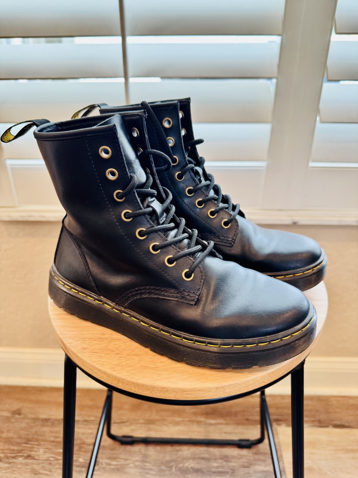 Dr. Martens Zavala Black Leather 8 Eye Combat Boots Women’s US 8 EU 39 Lace Up
