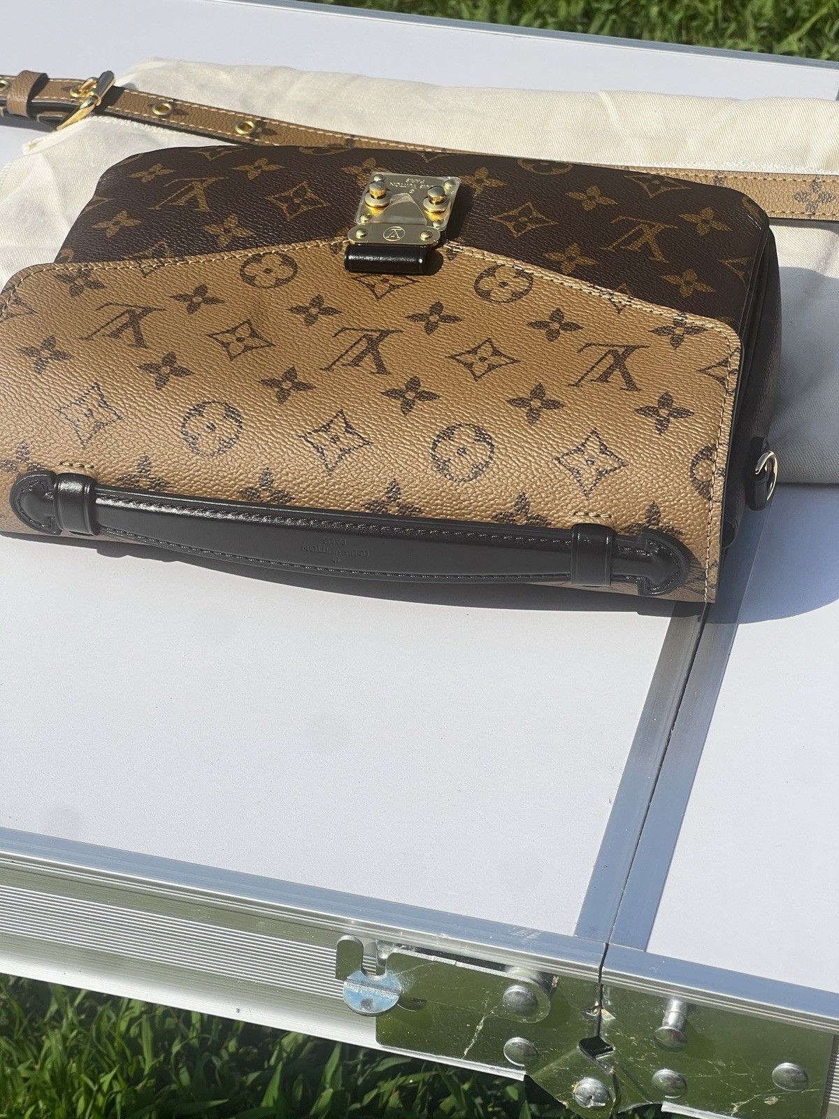 Louis Vuitton Pochette Métis Reverse Monogram Brown/Tan Satchel Push Lock