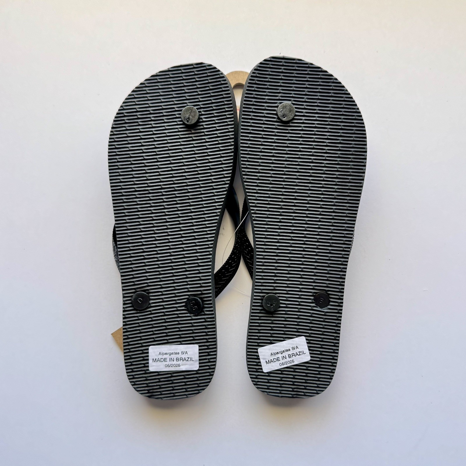 Havaianas Solid Black Flip Flops Men’s Size 9/10 (41-42) NEW Brazil Sandals
