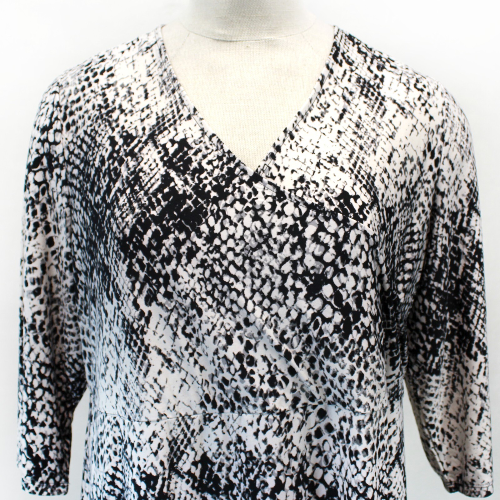 Catherines Plus Black/White Animal Print V-Neck Midi DRESS Petite 2X 22/24W