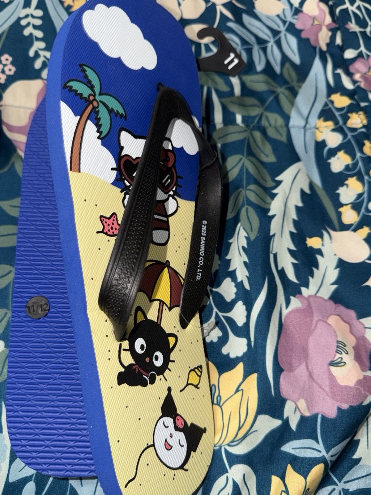 Bioworld Yellow & Black Sanrio Hello Kitty Beach Flip-Flops