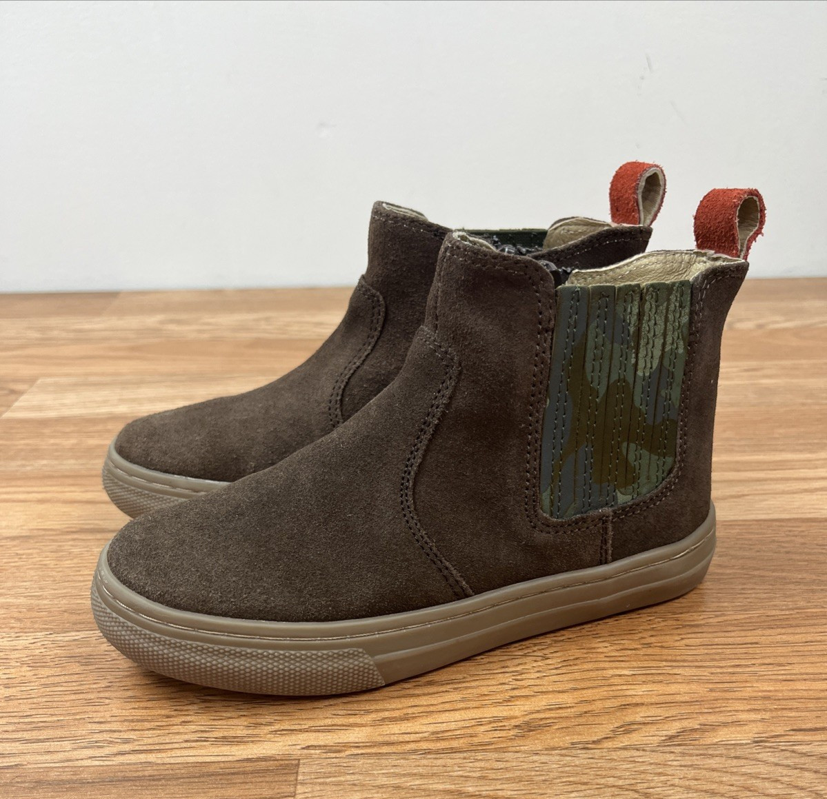 Mini Boden Kids Chelsea Boots in Brown & Camo EU 31 / US 13 Side Zip