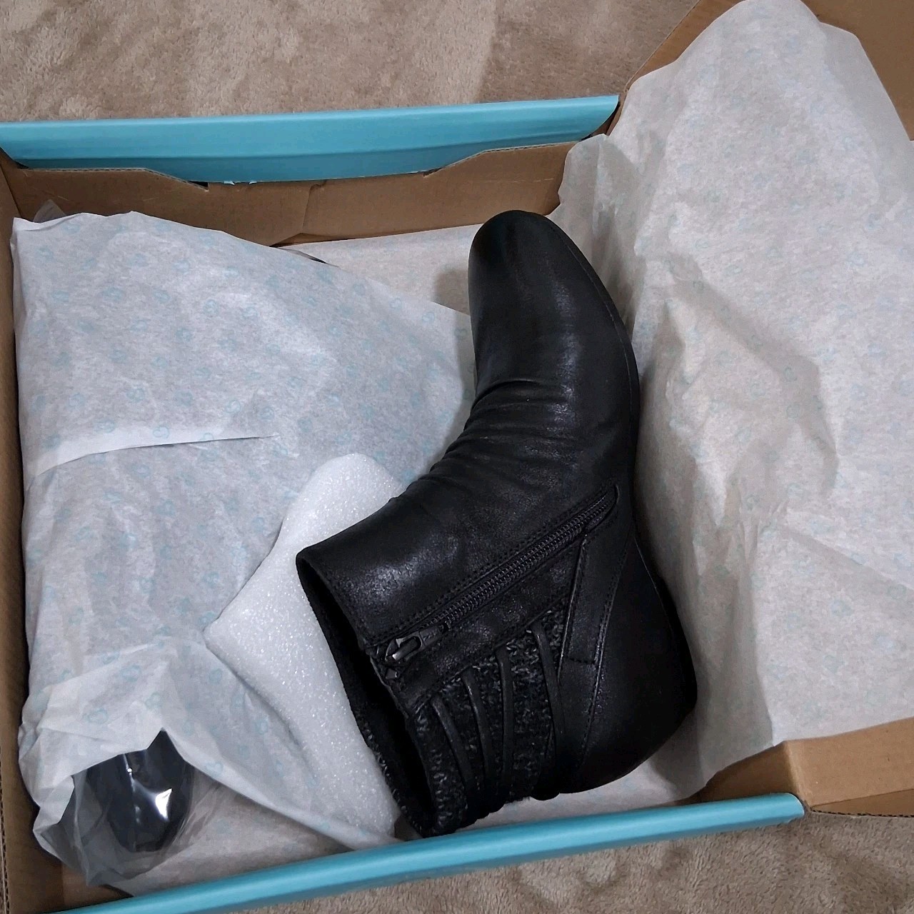 BareTraps Peanut Black Zip Ankle Bootie Womens US 6M Rebound Technology #0198