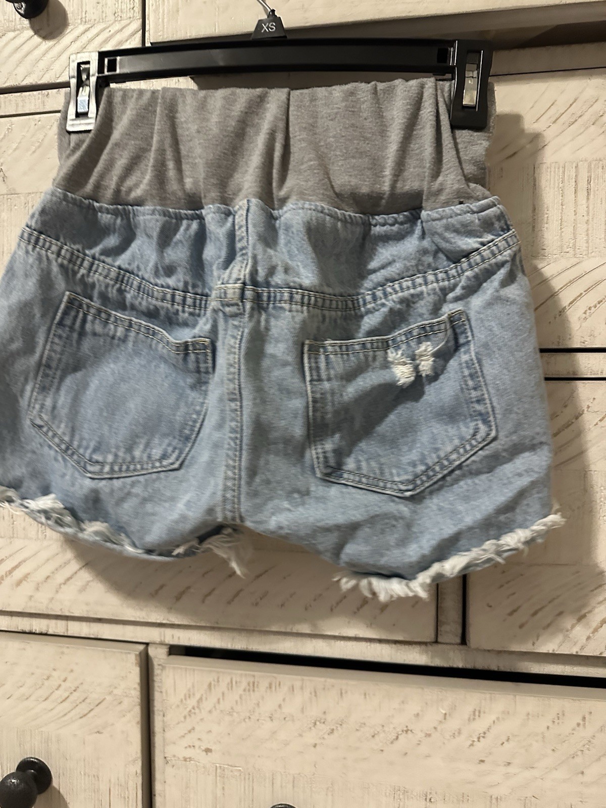 Women’s XS Light Wash Denim Cut Off Shorts Gray Waistband 5-Pocket Fringe