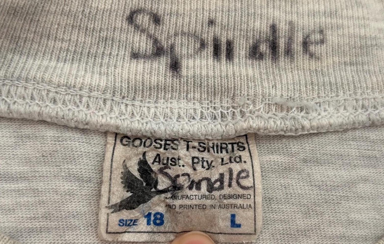 Vintage 90’s Crocodile Dreaming Aboriginal Art Australia White Gray T Shirt L