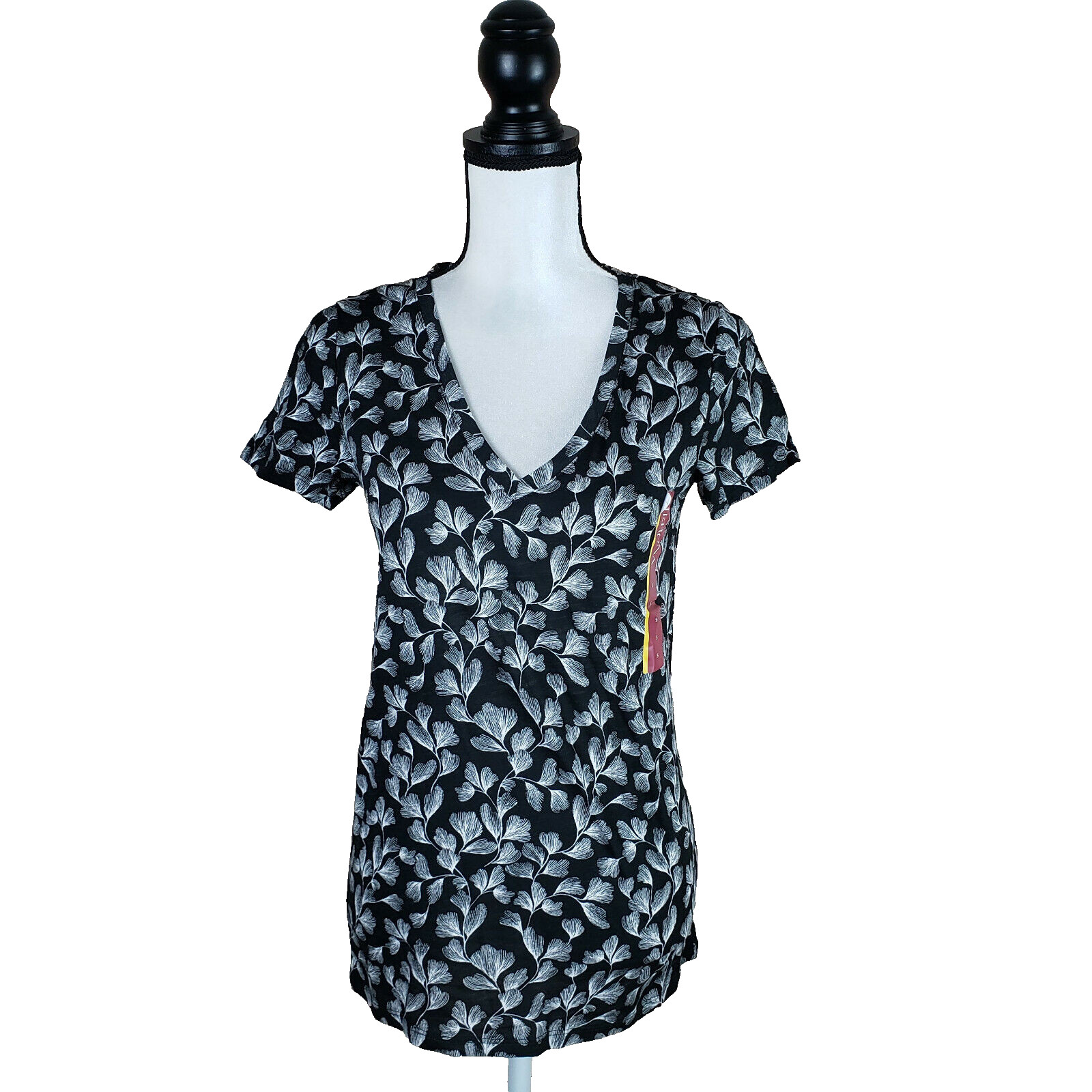 MERONA NWT SS Tee T-Shirt Flower or leaf Print Black White Size L