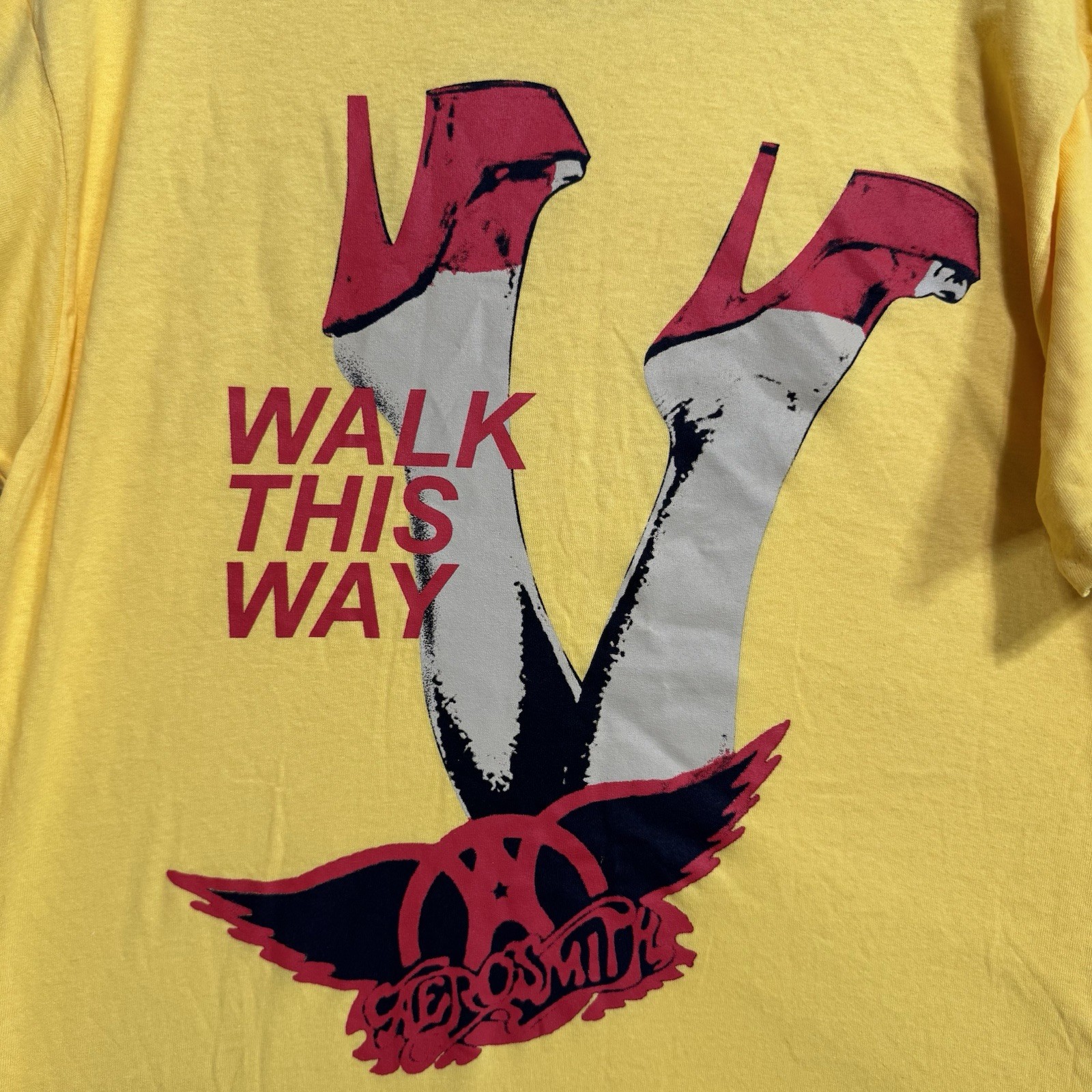 Aerosmith Walk This Way Graphic Tee Men’s Large Yellow Short Sleeve Cotton NWOT