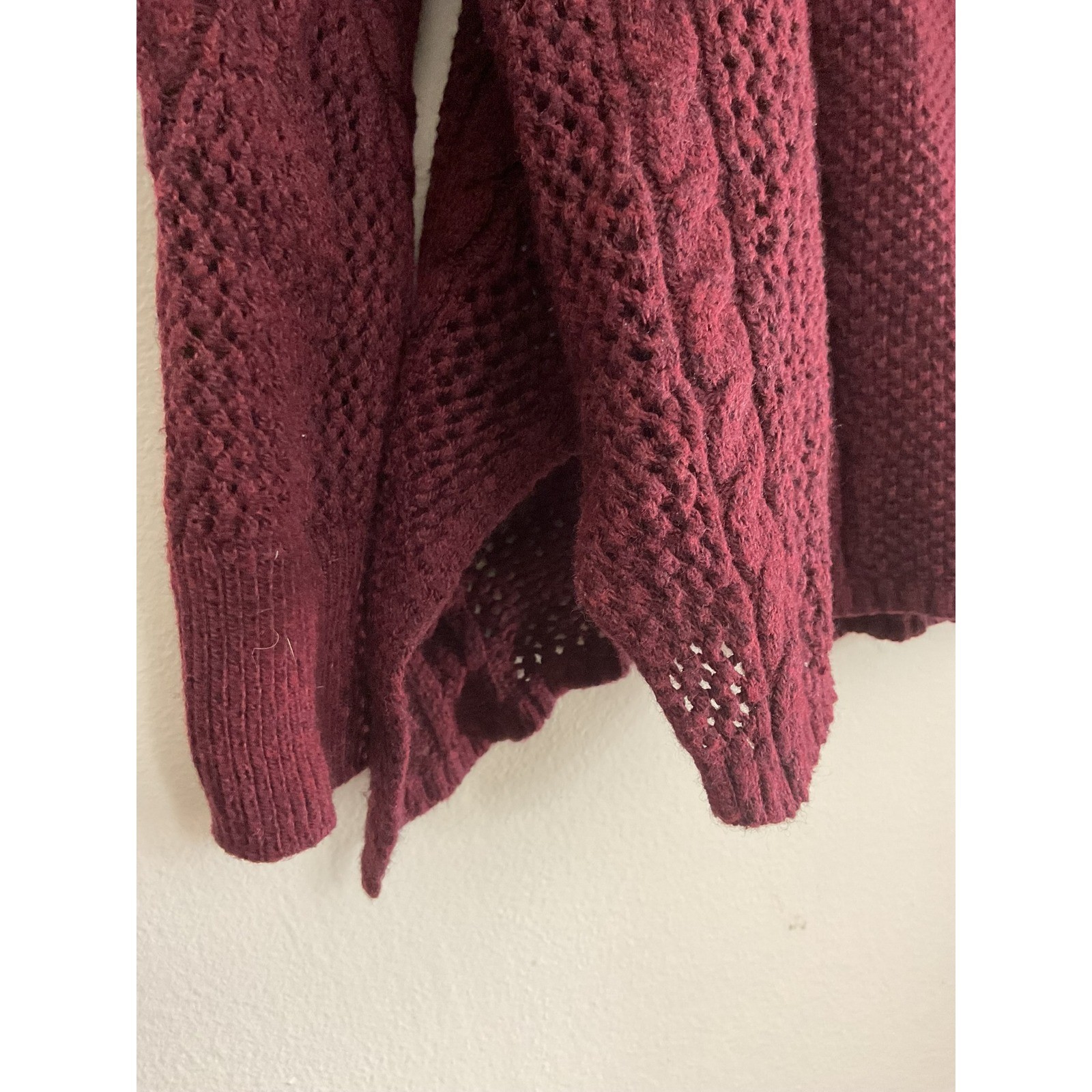 American Eagle Outfitters Sweater Medium Burgundy Cable Knit Pullover LS