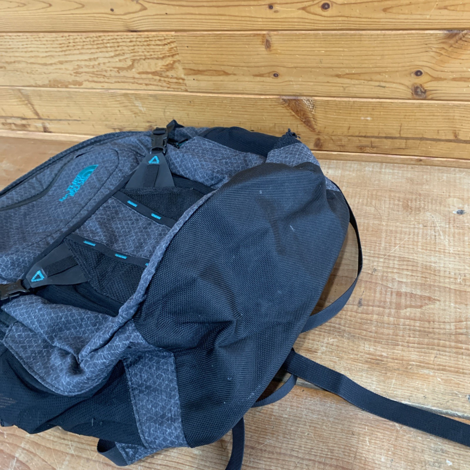 North Face Recon Backpack Mens Large FlexVent Laptop Hiking School Bag