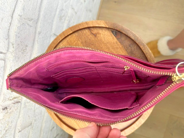 Fossil Sydney Crossbody Bag Adjustable Purse Clutch Fuchsia Hot Pink Leather