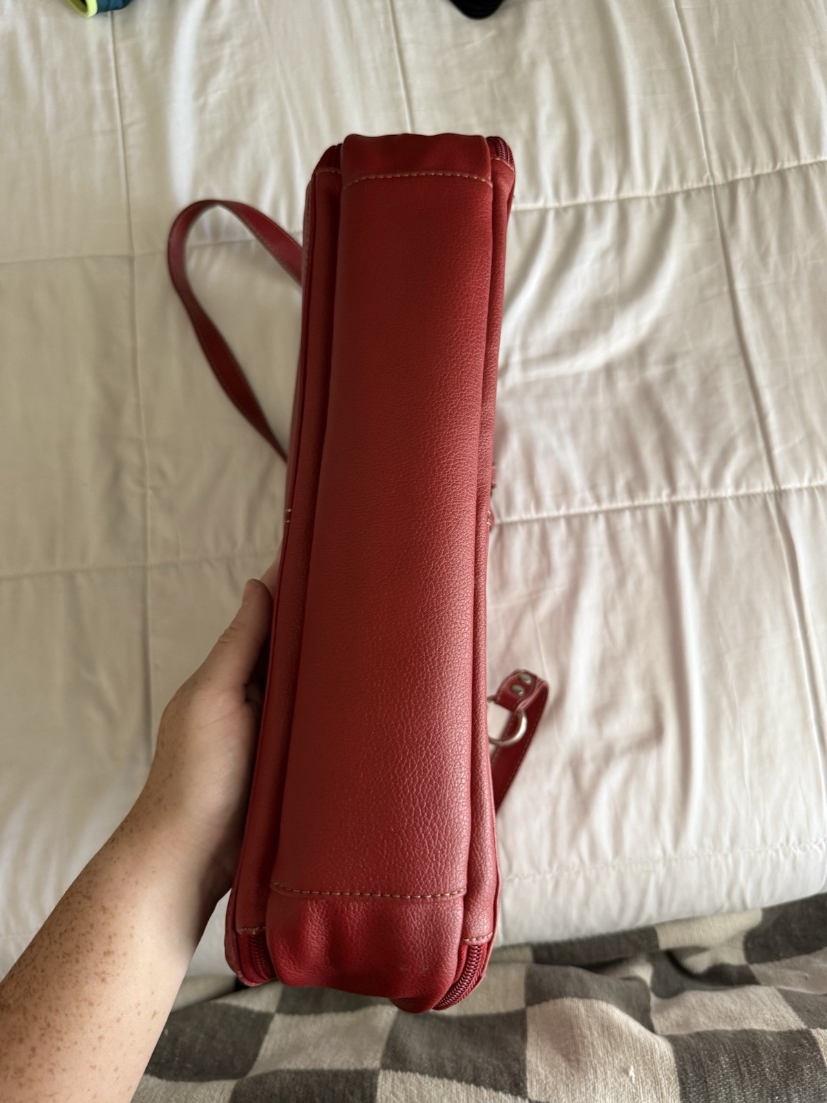 Buxton 100% genuine leather red Madison laptop bag, expandable
