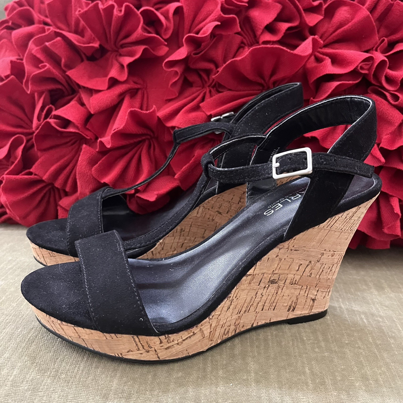 NEW CHARLES by Charles David Women Black Suede Wedge Platform Sandal Sz 7.5 or 7