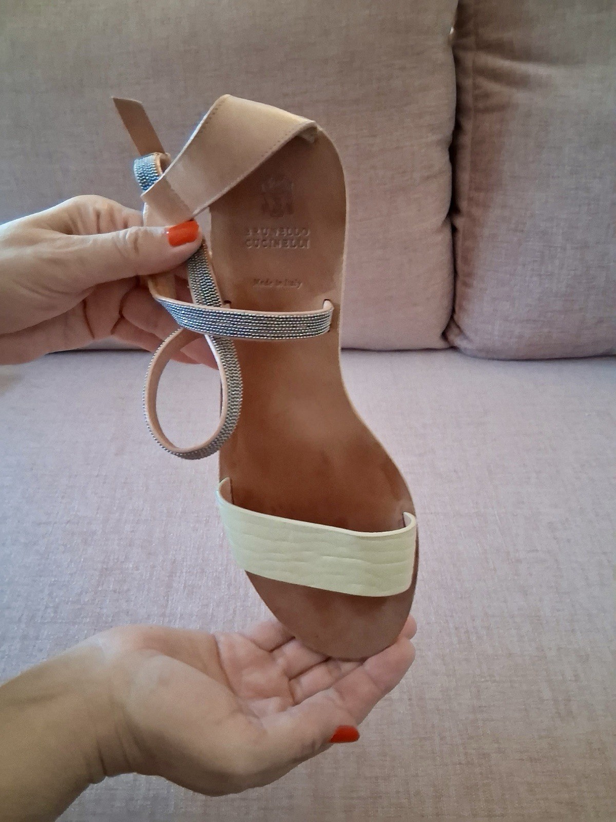 Brunello Cucinelli Women’s Beige Leather Strappy Flat Sandals Rhinestone EU39