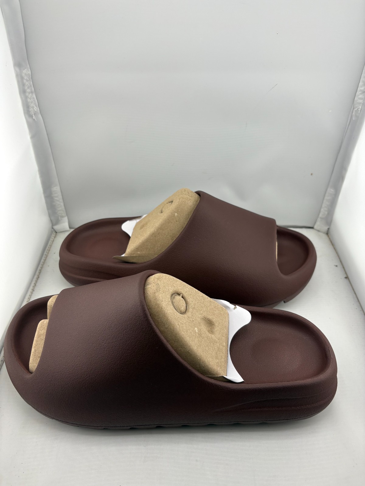 slides brown mens size 11 (YZY)