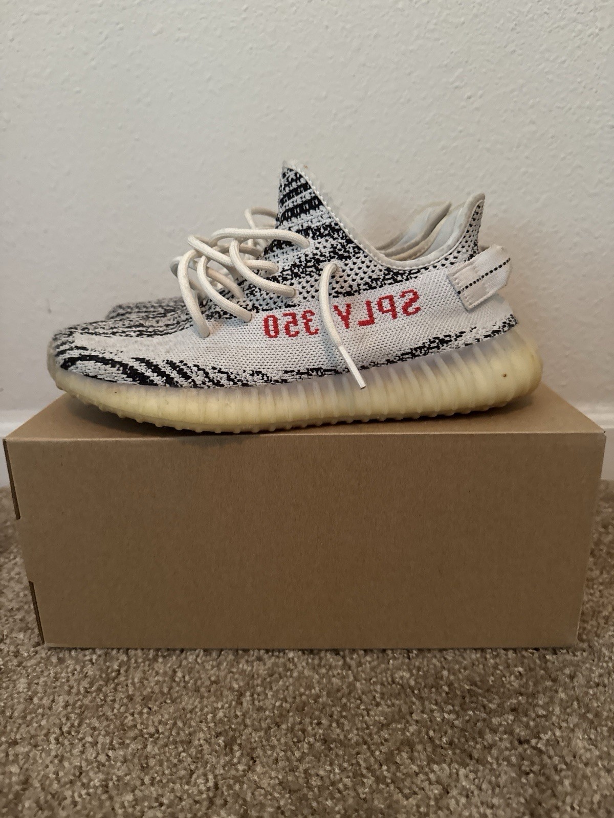 Yeezy V2 Zebra Size 8.5 Men’s Used In Good Condition