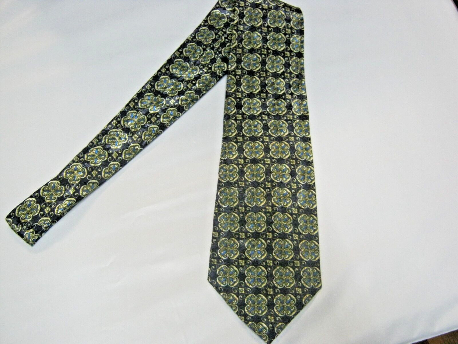 Ketch black blue beige geometric tie 56 x 3.75 Necktie 15653