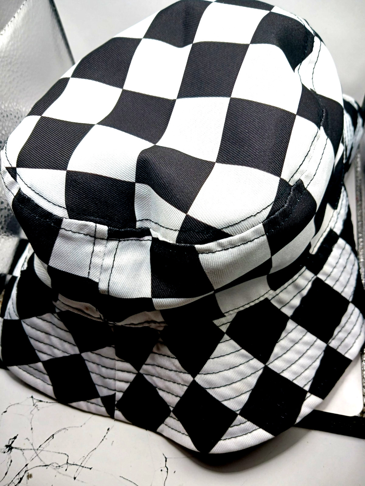 Skater Bucket Hat Checkered Reversible + 2 Silicone-Rubber Checkered Bracelets
