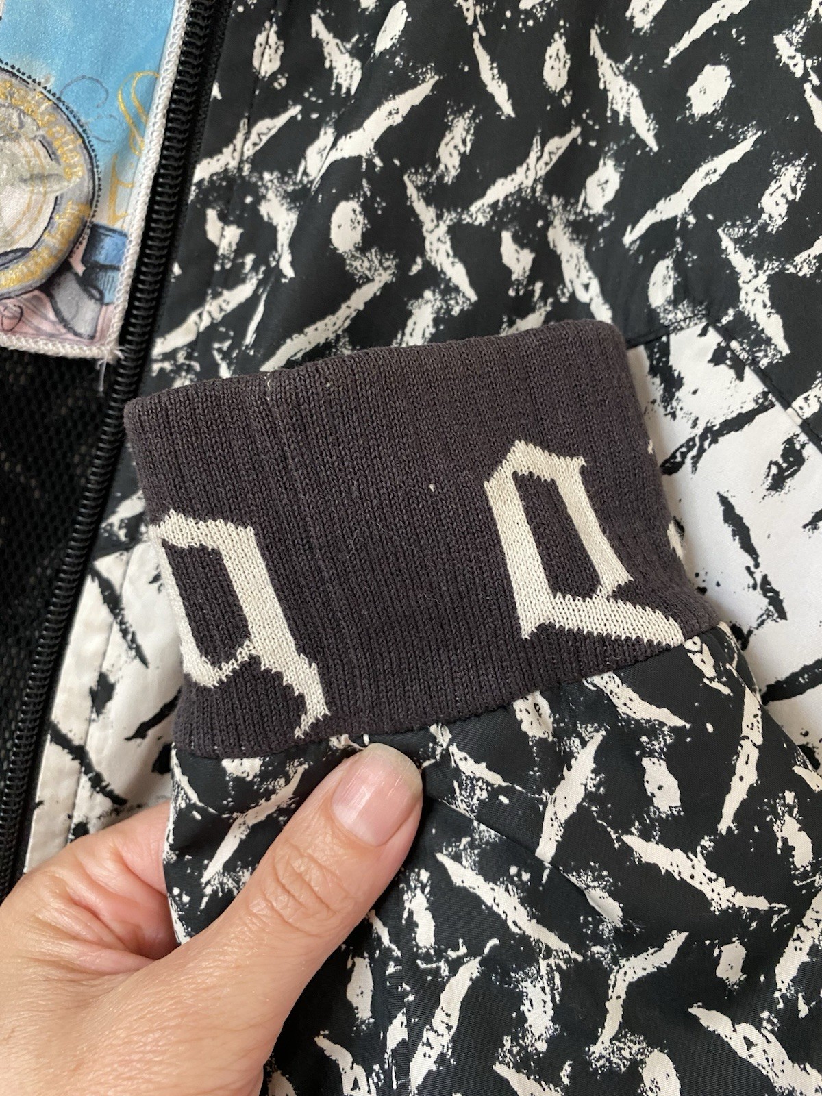 L.A.M.B. Fall 2006 Black White Chevron Windbreaker Jacket Gwen Stefani Rare Med.