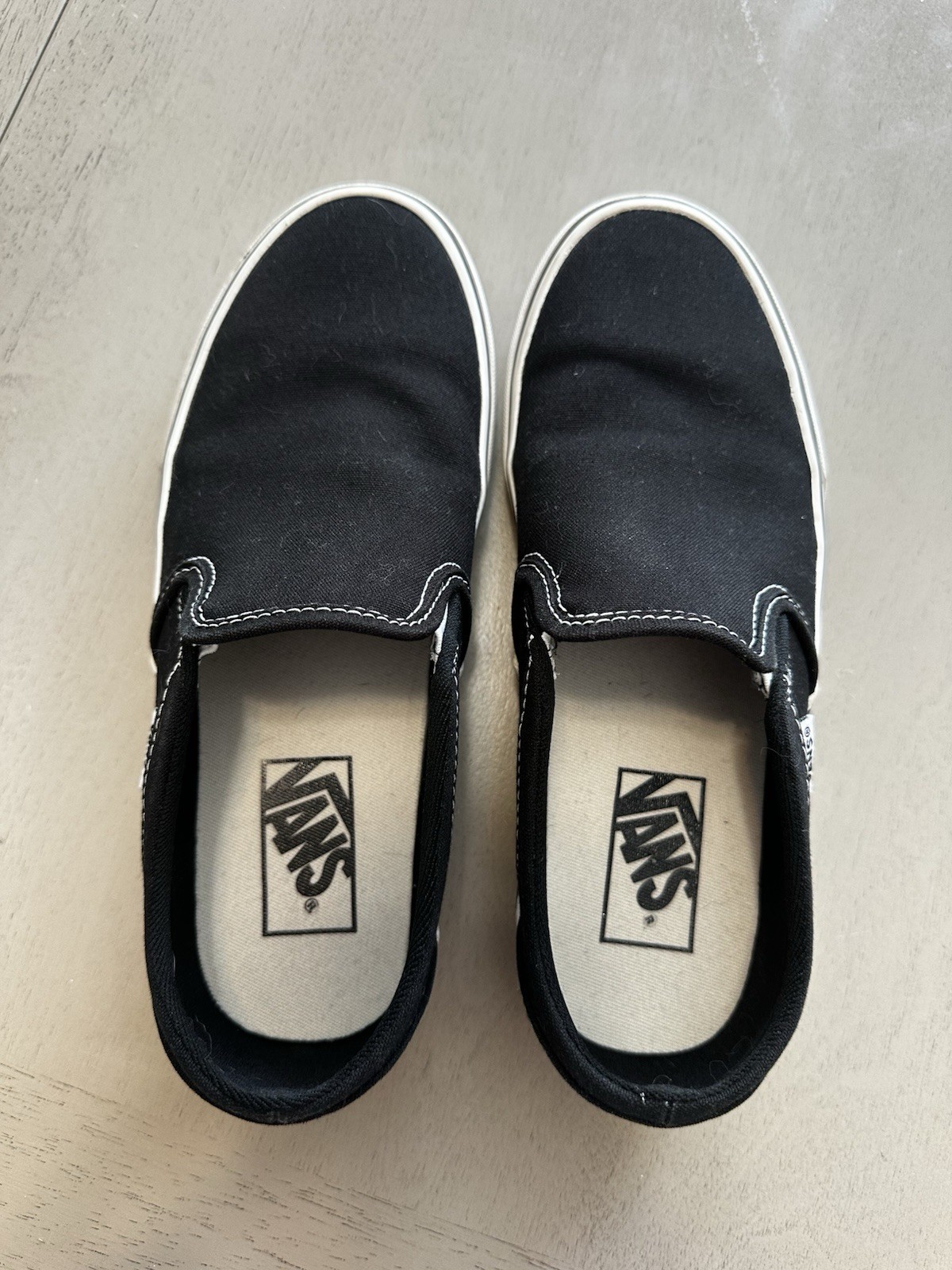 VANS Classic Black Slip-Ons Women’s Sz 7/Mens Sz 5.5