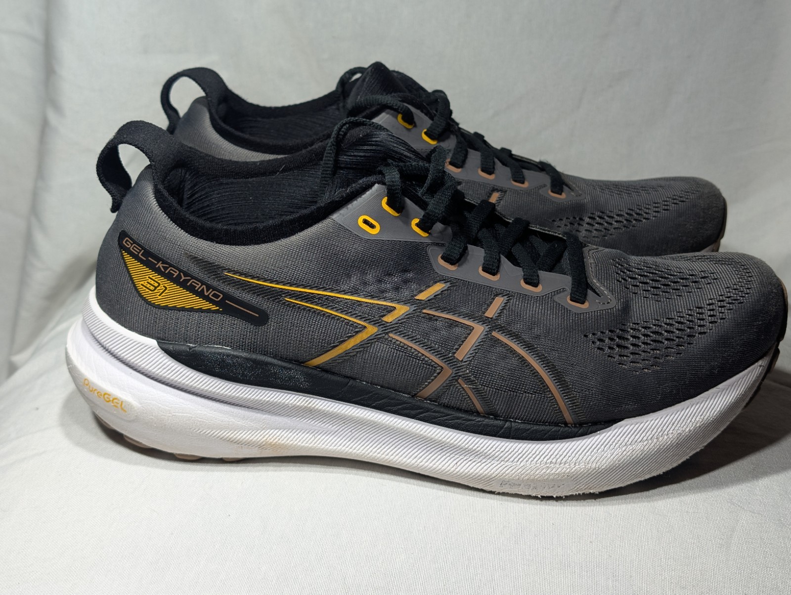 Asics Gel-Kayano 31 Running Shoes Mens Size 9.5 Grey Black Gold 1011B867