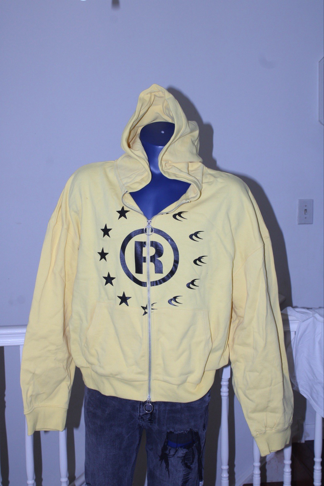 SCUFFERS YELLOW “CONFUSED” HOODIE SIZE XXL BRAND NEW