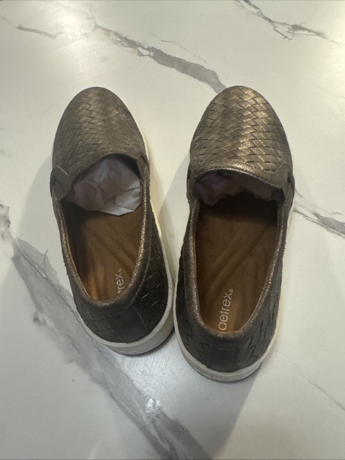 Aetrex Sneakers Women’s 7.5-8 Kenzie Bronze Brown Woven Leather Slip On