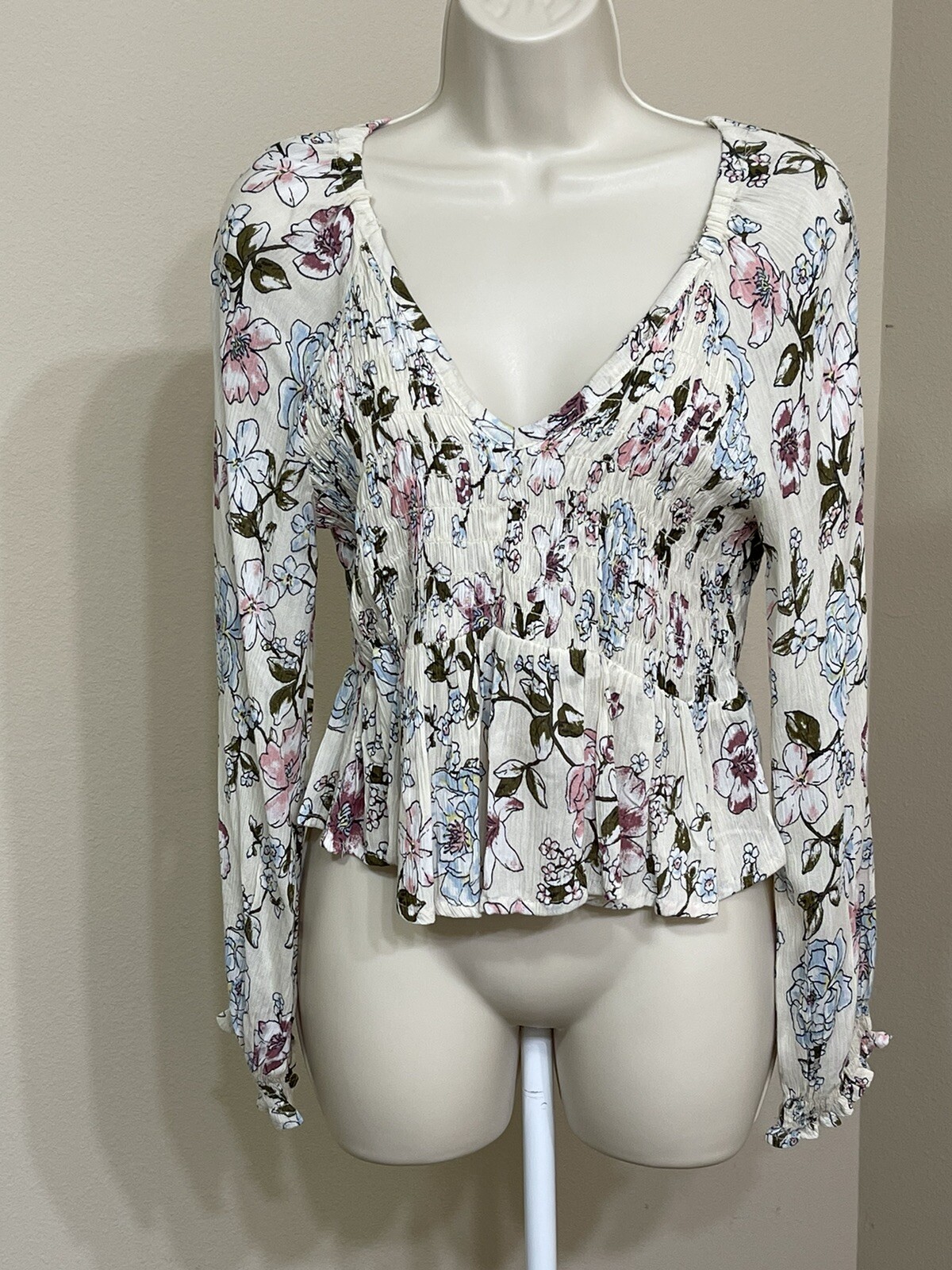 Derek Heart Women’s Ivory Floral Print Long Balloon Sleeve Cropped Blouse s L