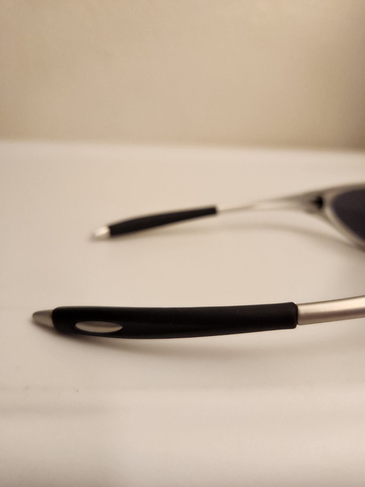 Vintage Oakley Minute Minute 1.0 Gen2 Sunglasses Sliver Frame Black Lenses Y2K