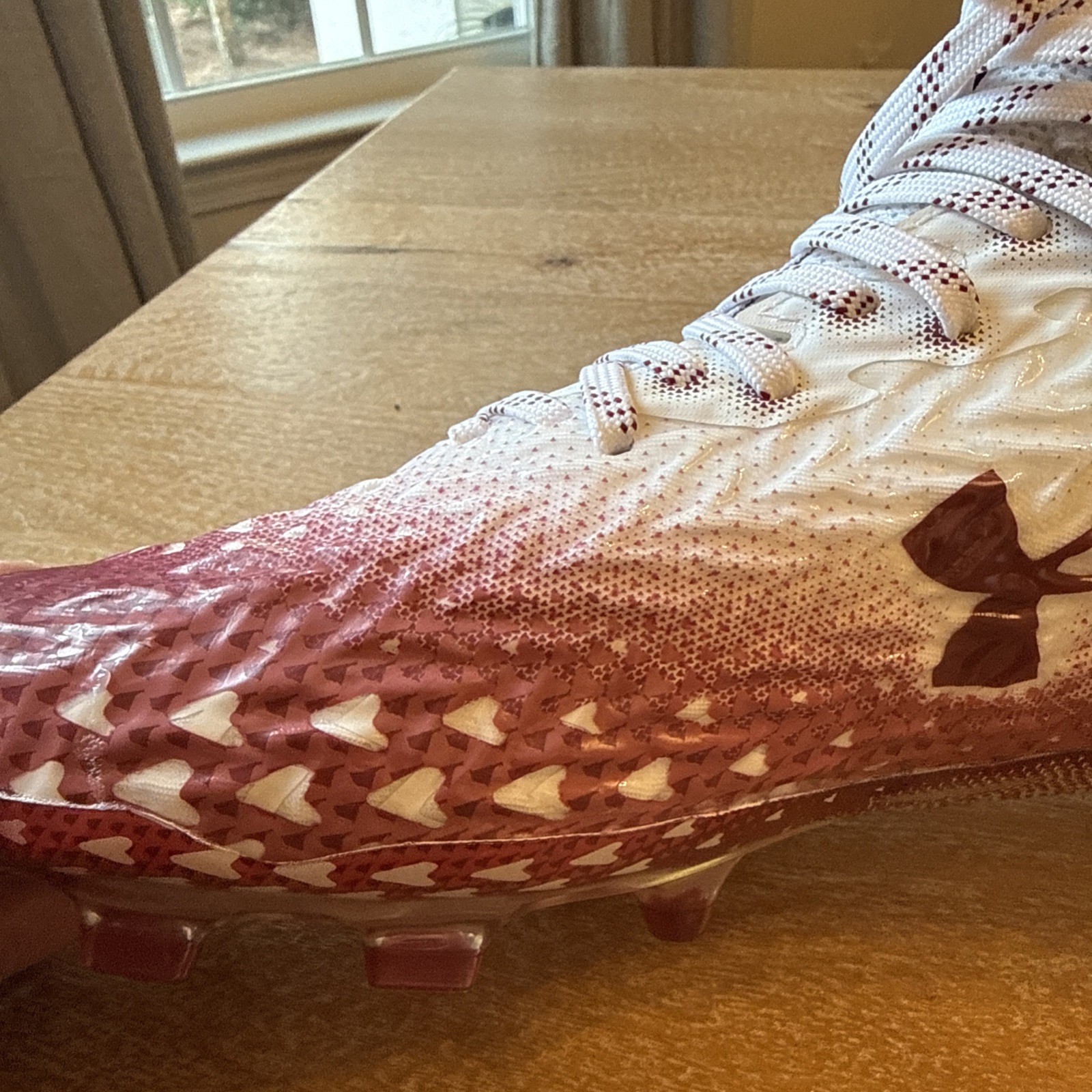 Under Armour Men’s 12 Spotlight Clone 3.0 MC Football Cleats WHT/RED