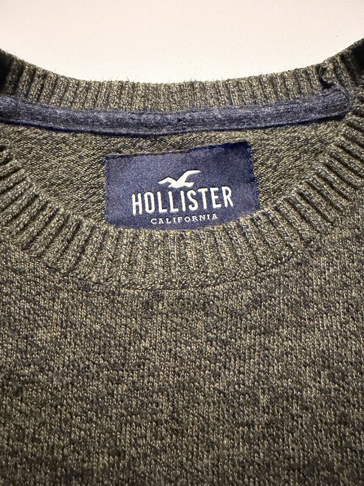 Hollister Men’s Crewneck Sweater Medium Olive Green Marl Pullover Logo Knit M