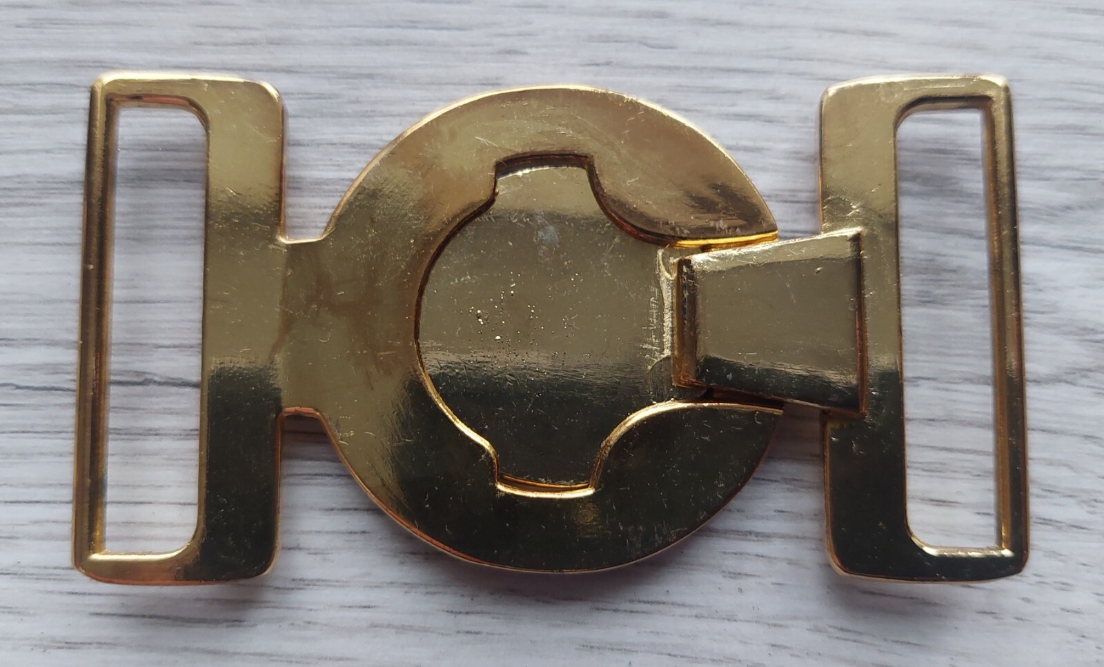 Belt Buckle, brass, size 8.3 x 4.6 cm/ 3.3 x 1.8 in, small used, UK