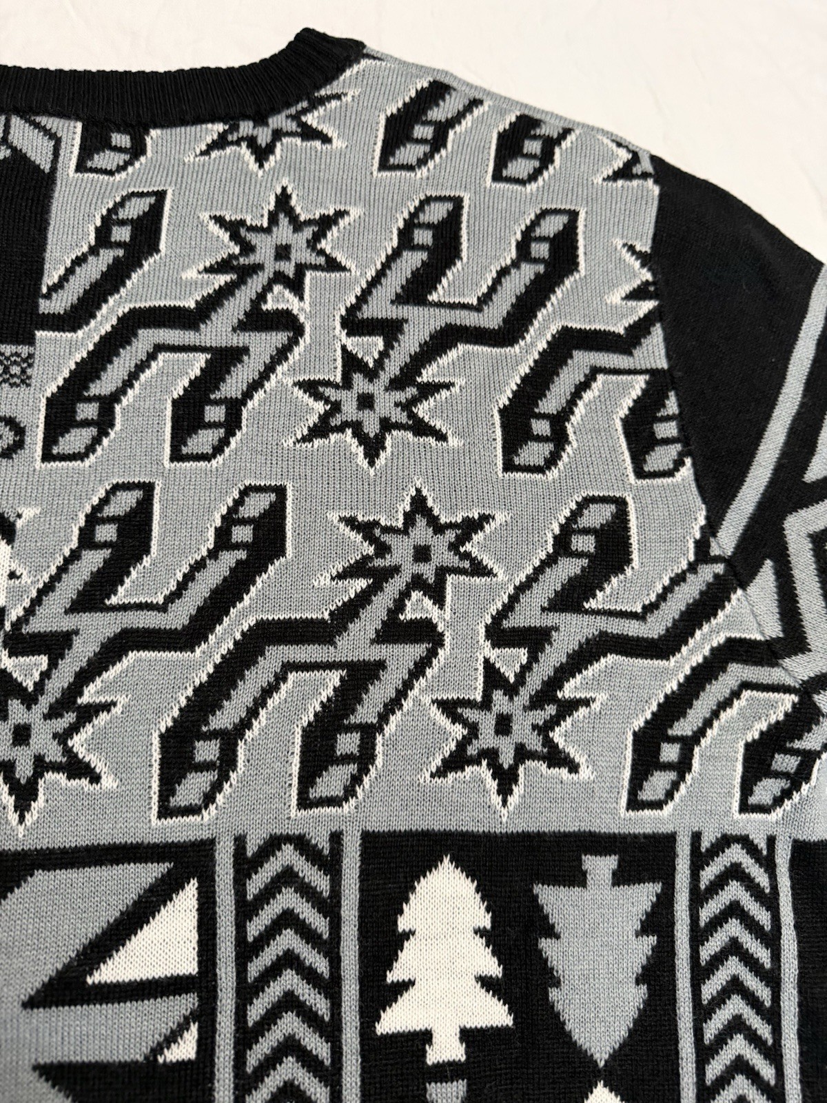 – SAN ANTONIO SPURS – Ugly Christmas Sweater Men’s Large Patchwork Holiday Knit