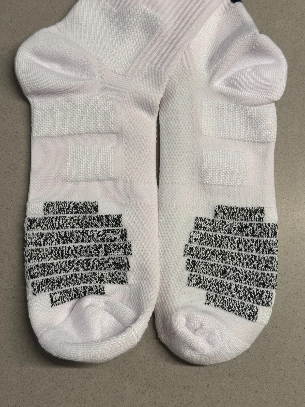 Nike NBA Authentics – White & Black – Knee Highs/Scrunchies