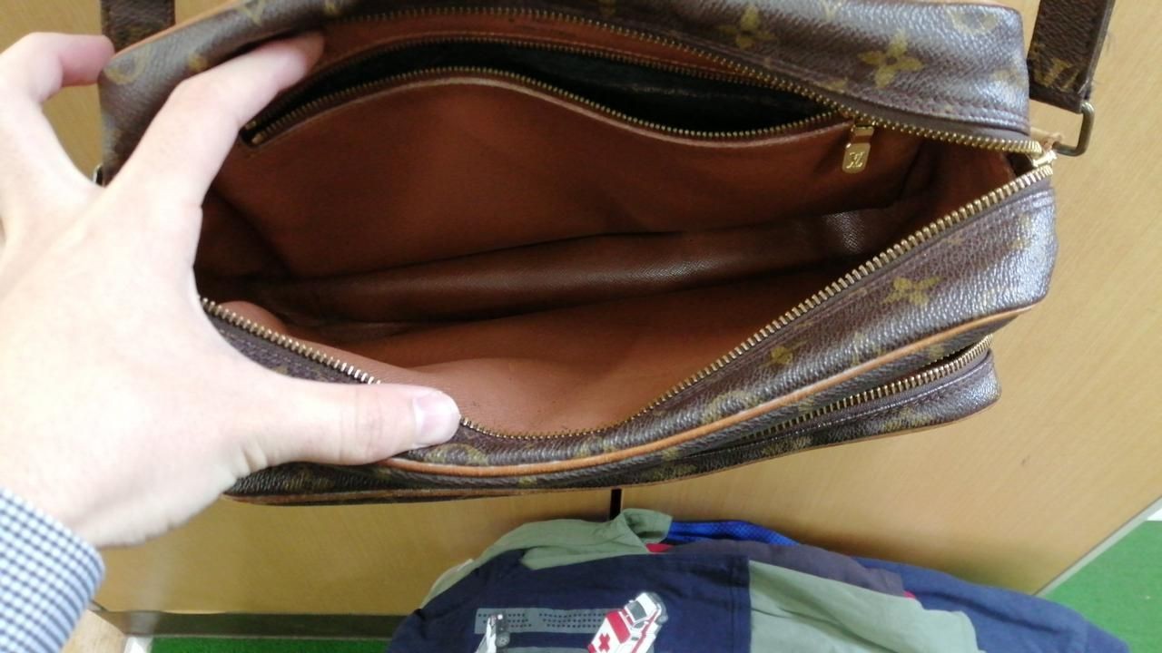 LOUIS VUITTON Monogram Nile M45244 Shoulder Split Inside Pocket Zip Opening