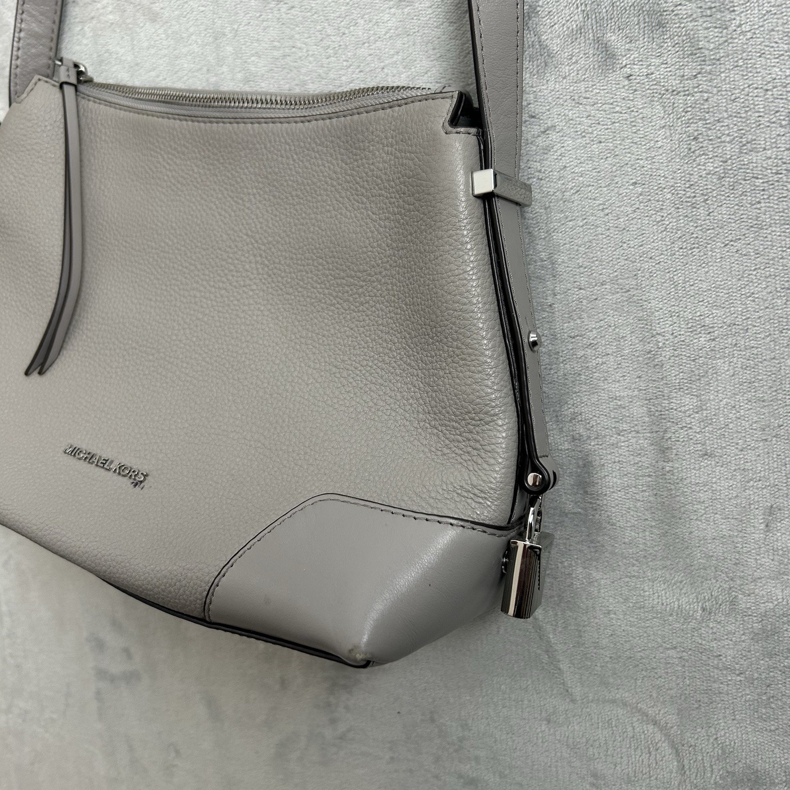 Michael Kors Crosby Pebble Leather Messenger Shoulder Crossbody Bag Purse Gray