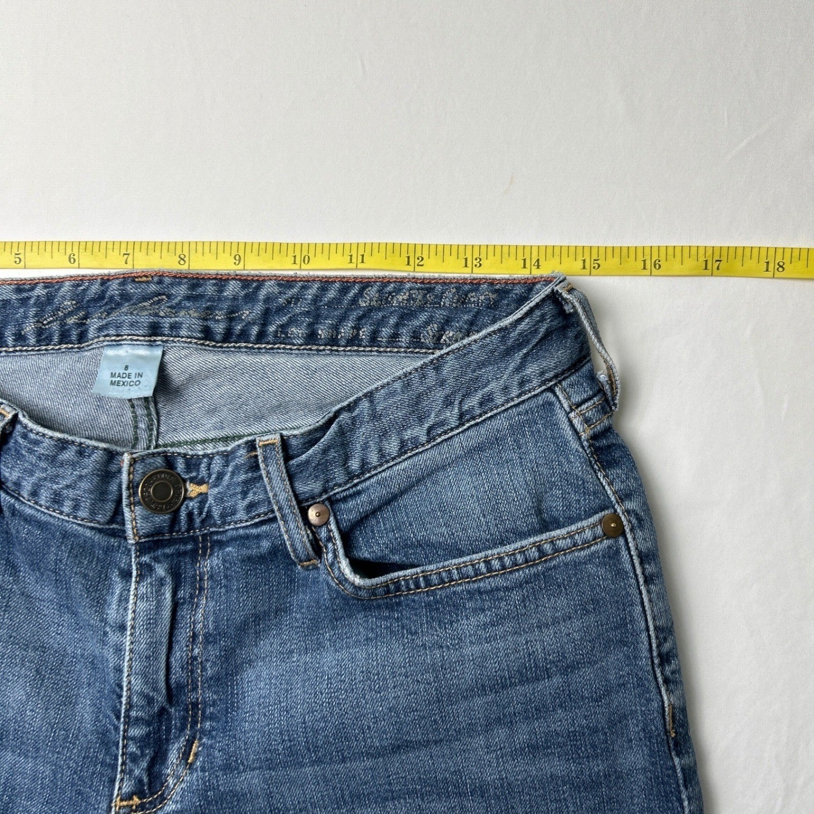 Eddie Bauer Womens Straight Leg Jeans Size 8 Slightly Curvy Medium Wash Stretch