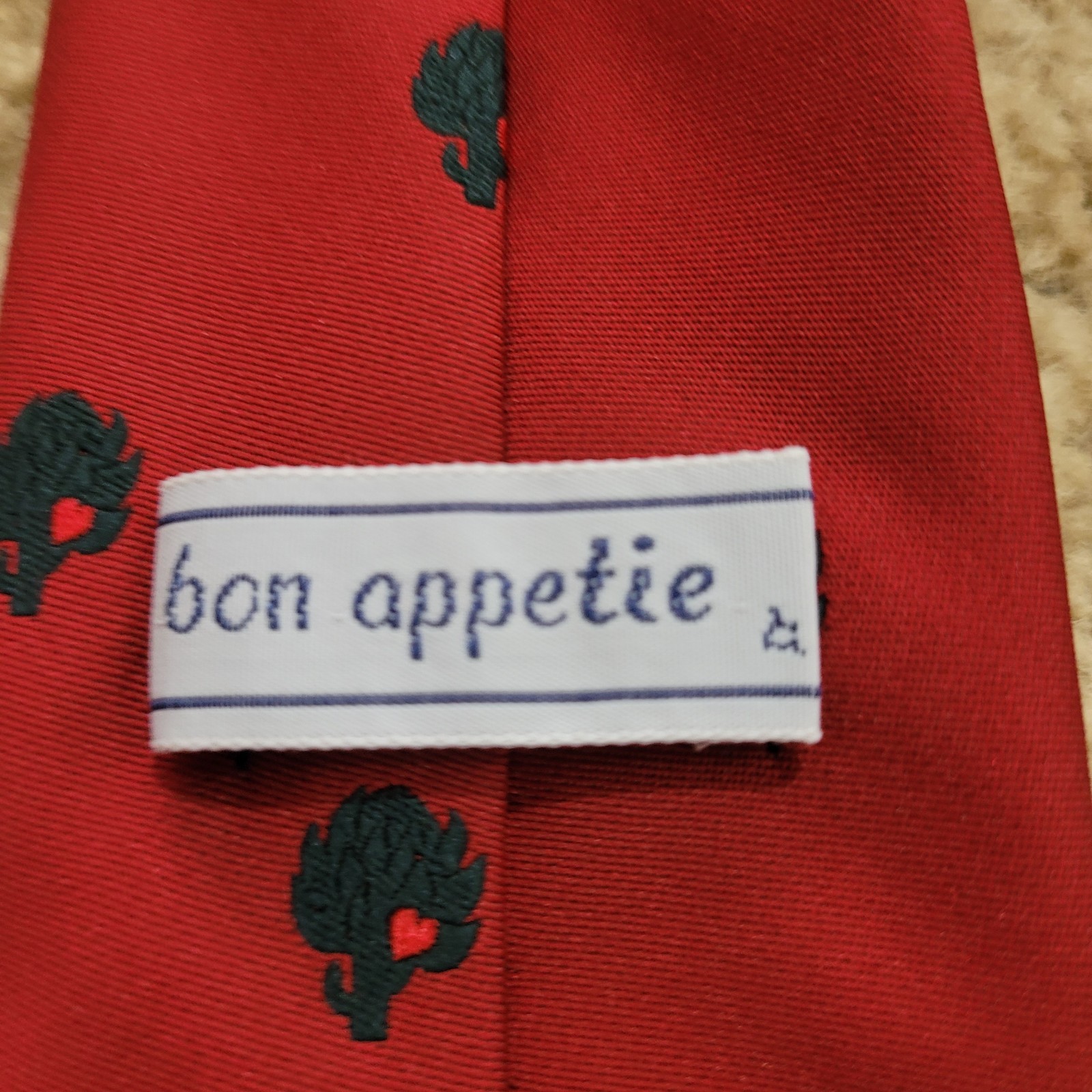 ARTICHOKE DESIGN- RED BACKGROUND W/GREEN DESIGN W/ HEART- SILK BLEND.