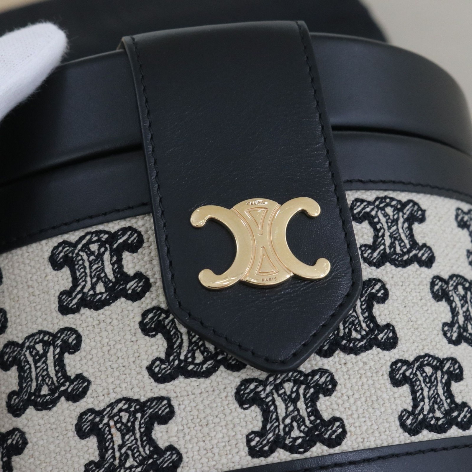 Celine Pre-Owned Authentic Box Clutch 17*12*17cm Free Tracked Shipping
