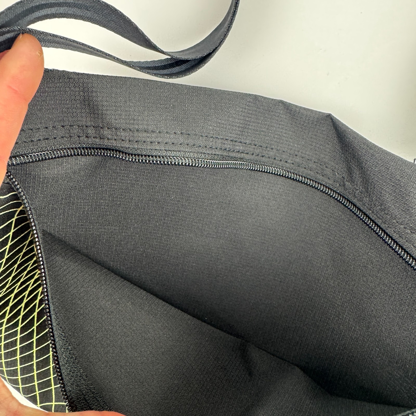 Nike D/MS/X Crossbody Bag Dimension 6 Green Wave