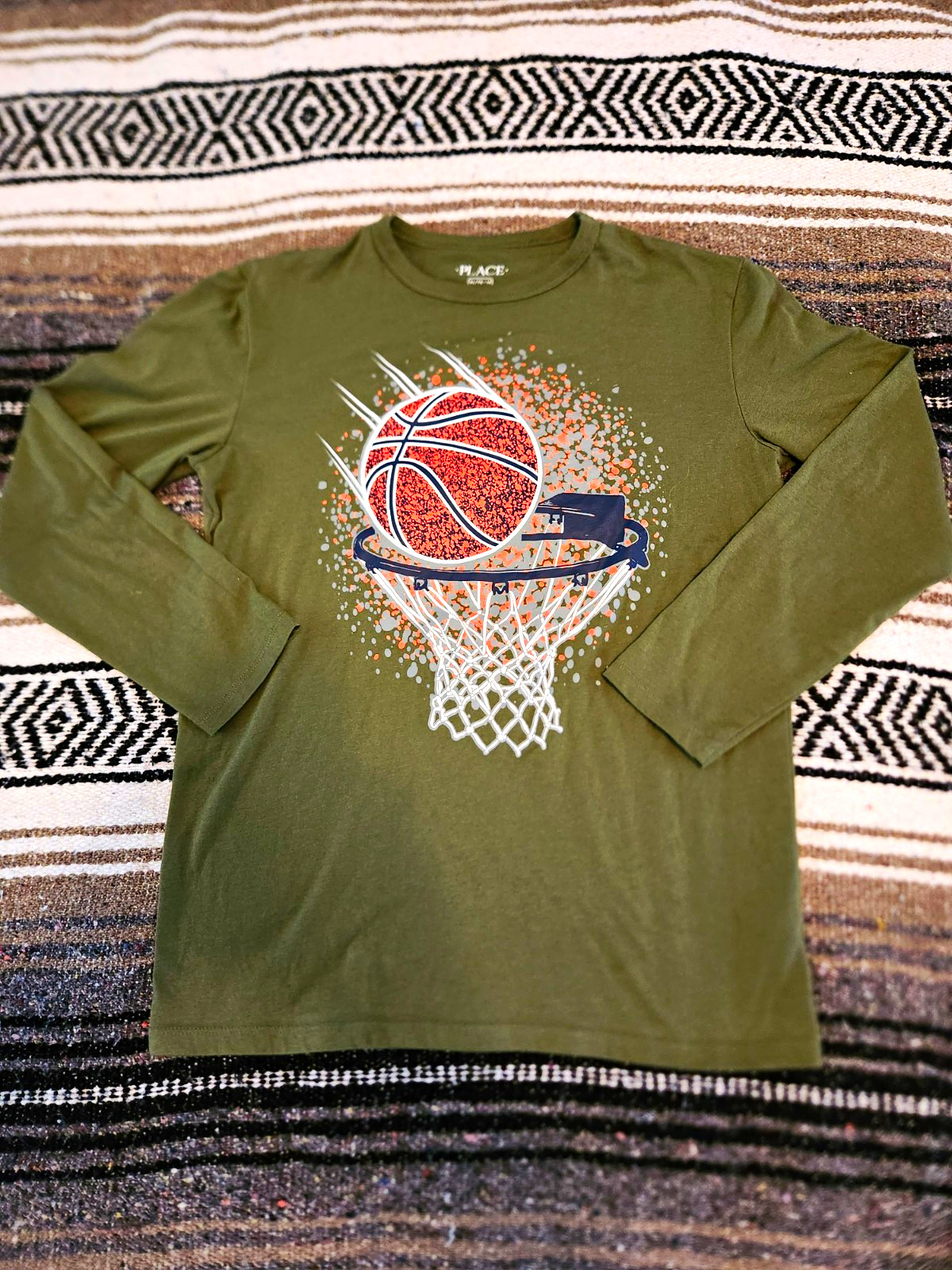The Children’s Place Boys M Green Long Sleeve Crew Neck Basketball Graphic Tee