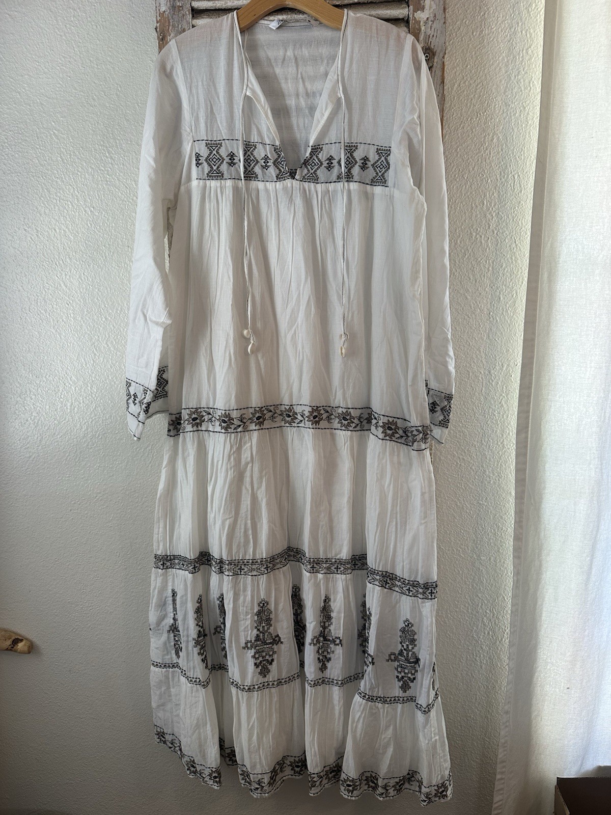 B10 ZARA Voluminous Embroidered Cotton Maxi Dress White And Black Size Large