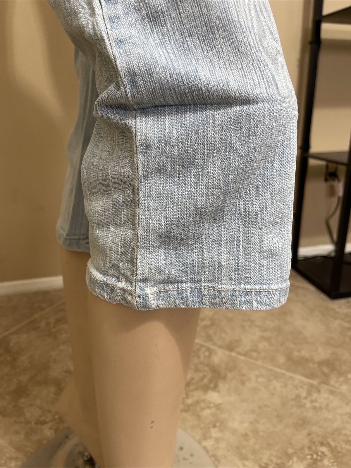 Women’s Light Blue Cotton Casual Beaded Pearls Glitter Zipper Size L Pants Capri