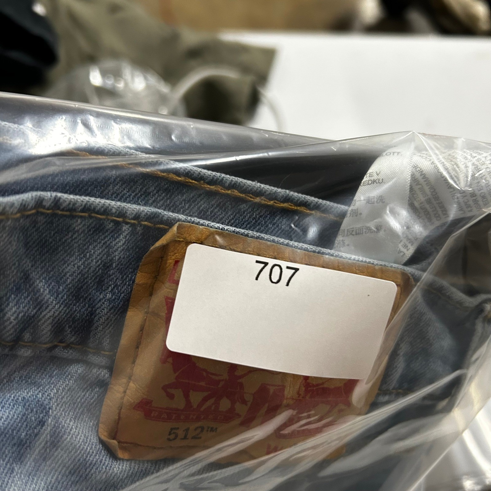 Levi’s Jeans Mens Size 28×32 512 Slim Taper Light Wash Blue Denim Streetwear
