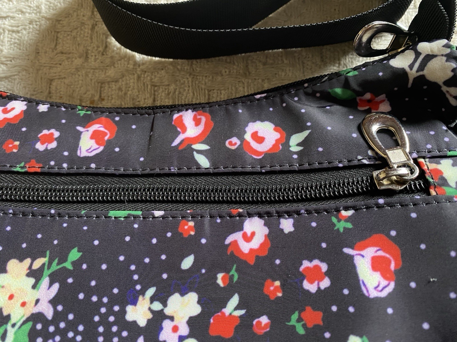 RUIMOTI Nylon FlORAL Crossbody Shoulder Bag Purse Very Roomy Pockets 13” x 6.75