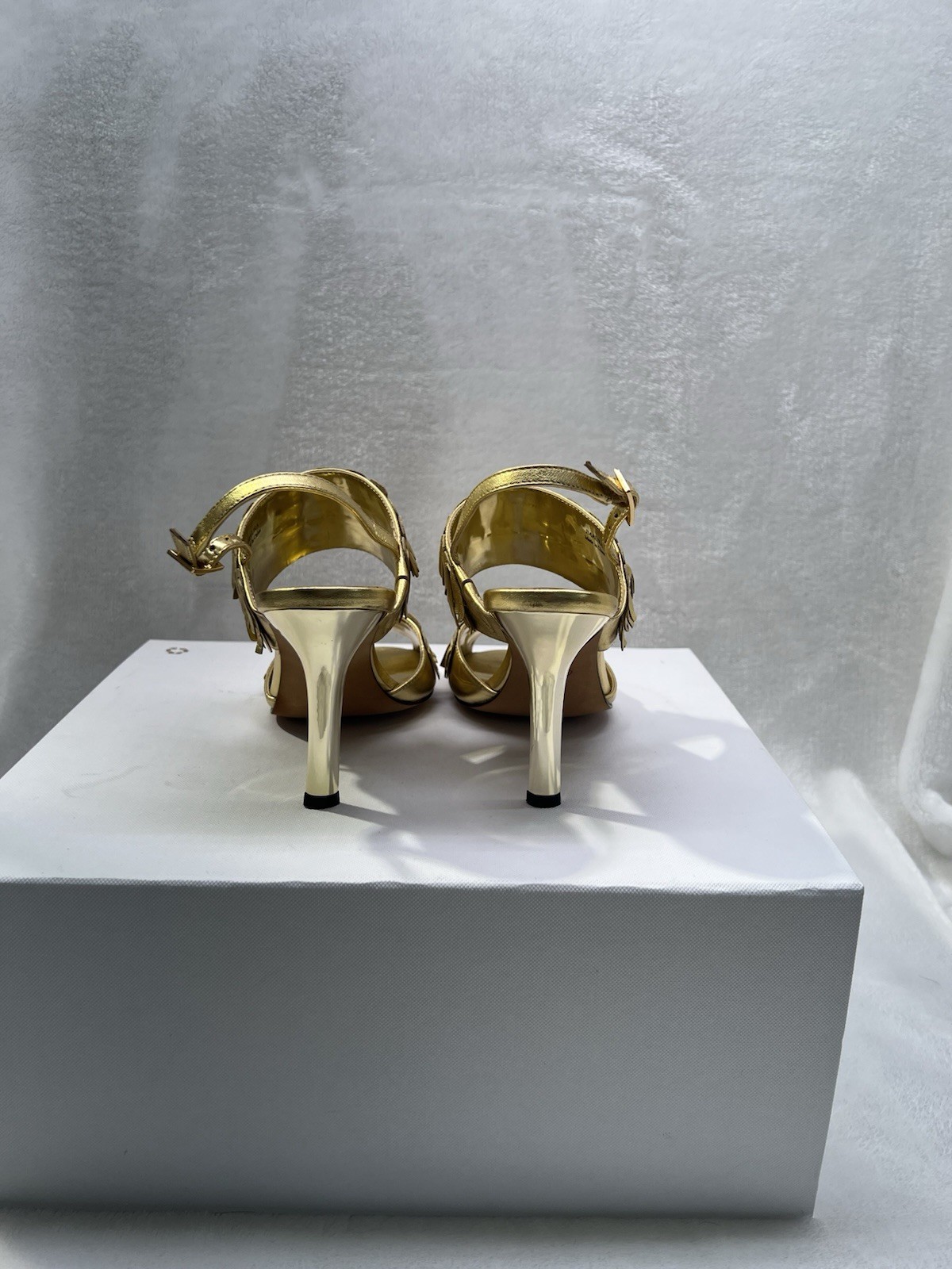 Jessica Bennett Gold Metallic Leather Fringe Stiletto Heels 6M Slingback Sandals