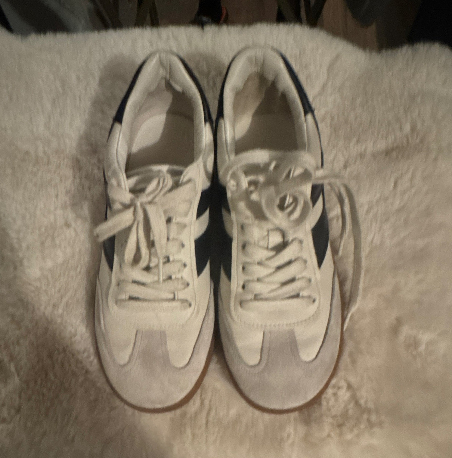 Vince White/Black Low Top Lace Up Athletic Sneakers, Gum Sole Unisex Adults