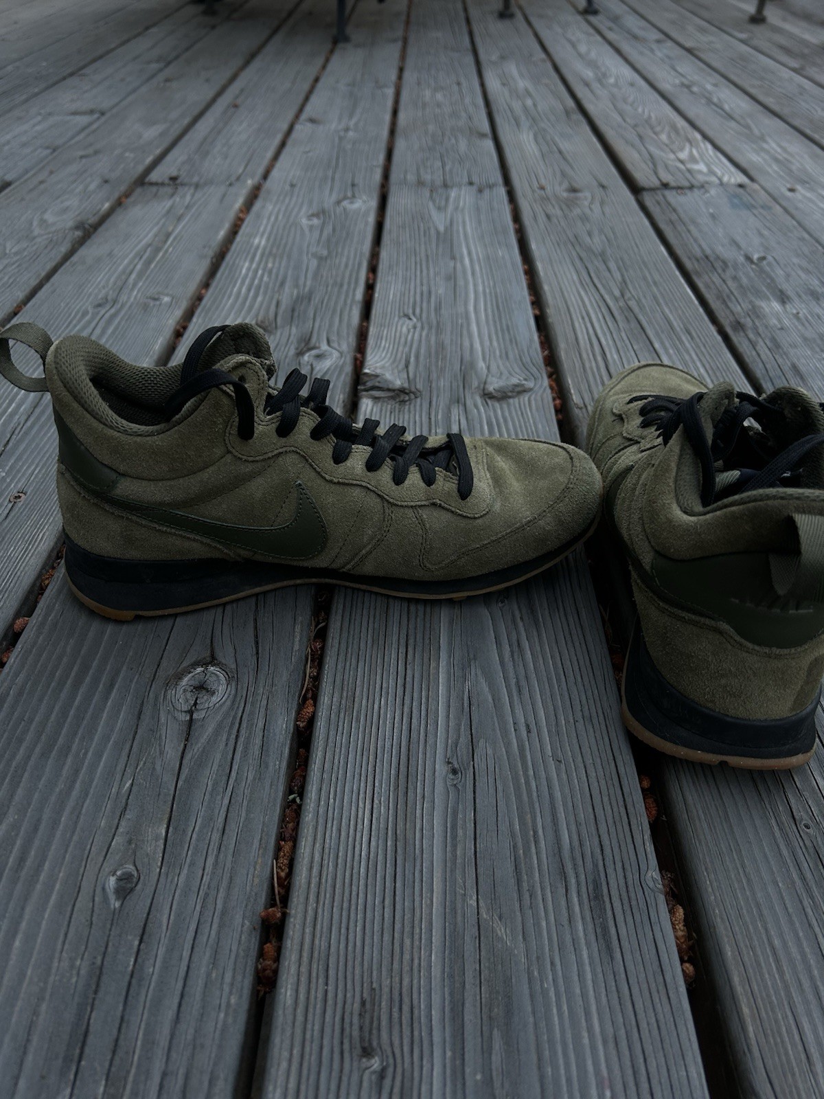 Nike Internationalist Mid QS sneaker, Olive Green And Black, Gum Sole, Men’s 8