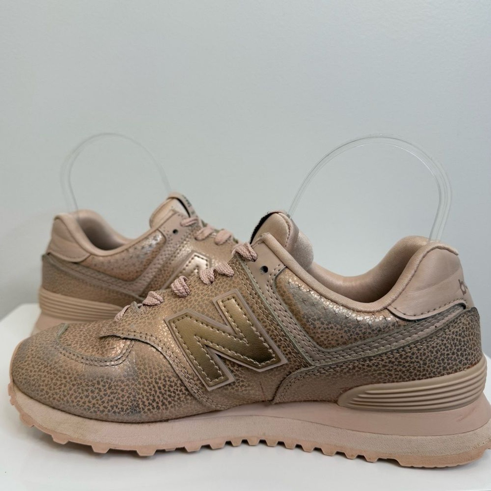 New Balance 574 Pebbled Metallic Leather Sneaker Women’s Sz 7.5 Pink Rose Gold