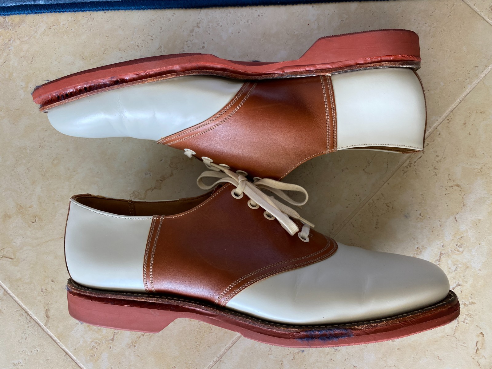 Men’s Polo Saddle Shoes. Size 10.5 D. Bench Made in England. Excellent Condition