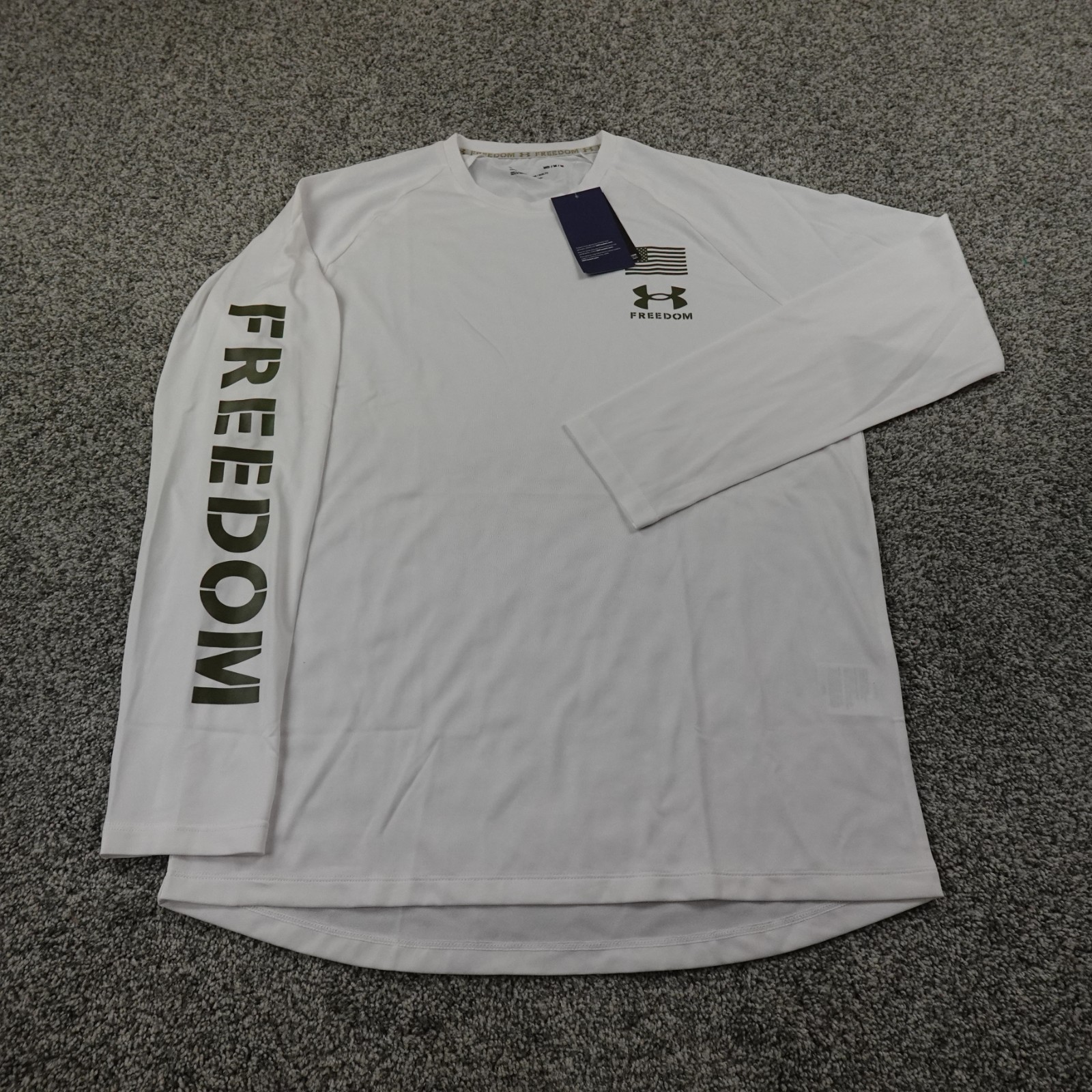 NEW Under Armour Shirt Mens M White Freedom Loose Long Sleeve USA Flag Graphic